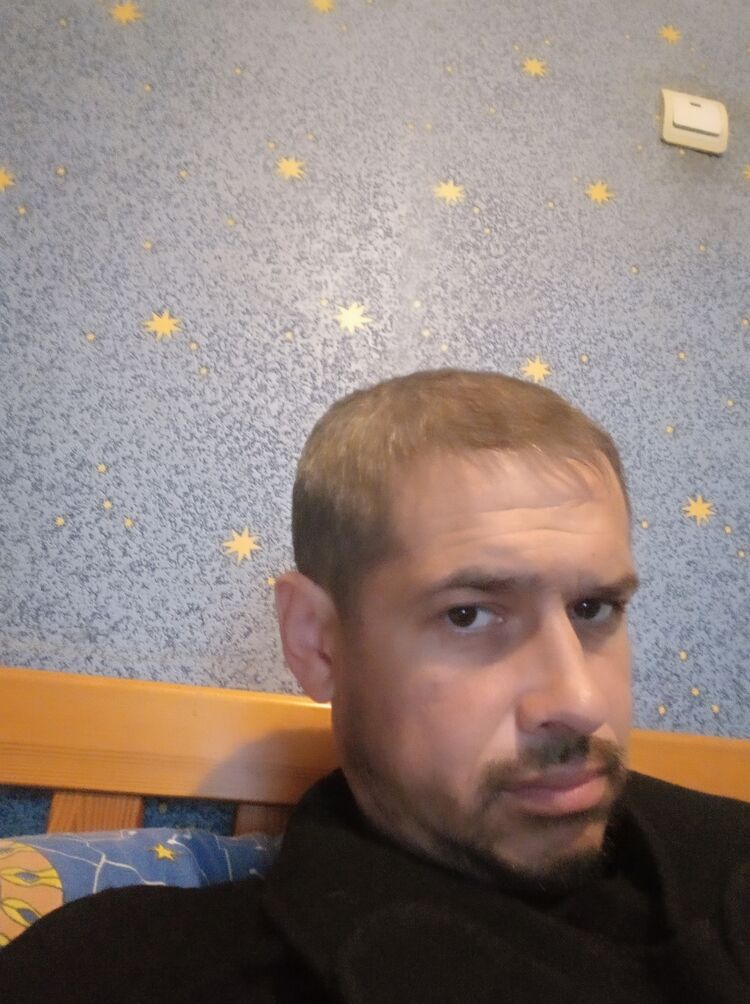  46577756  , 39 ,    