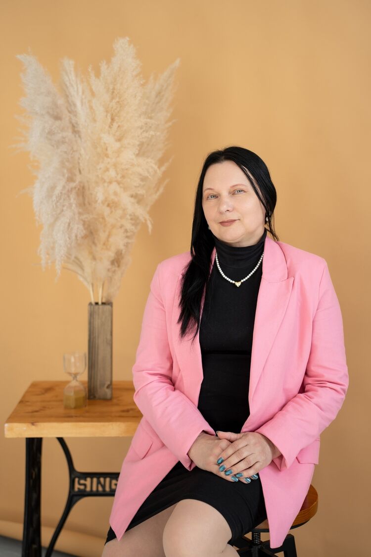  54655176  Lidia, 42 ,     