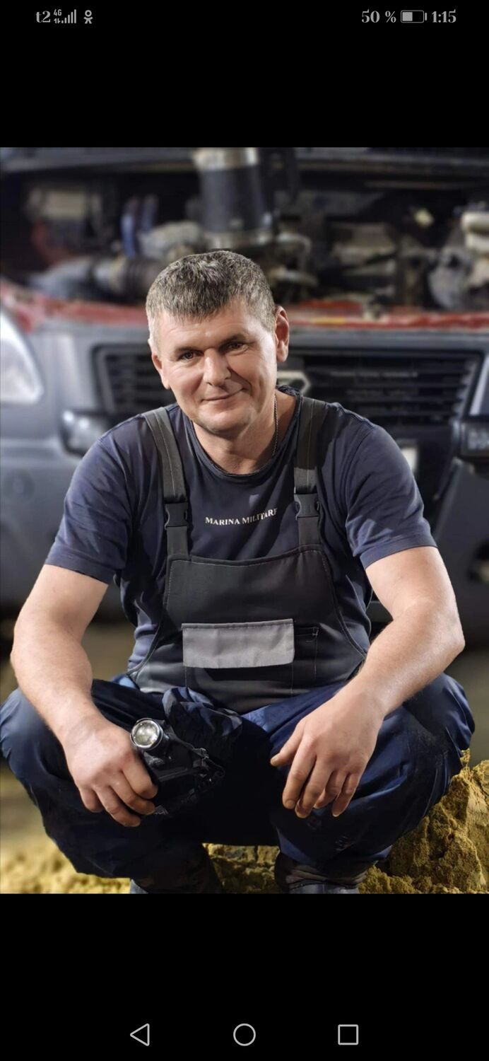  52754636  Roman, 47 ,    