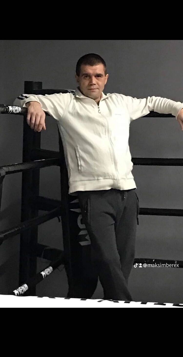  ,   Maksim, 42 ,   ,   , c , 