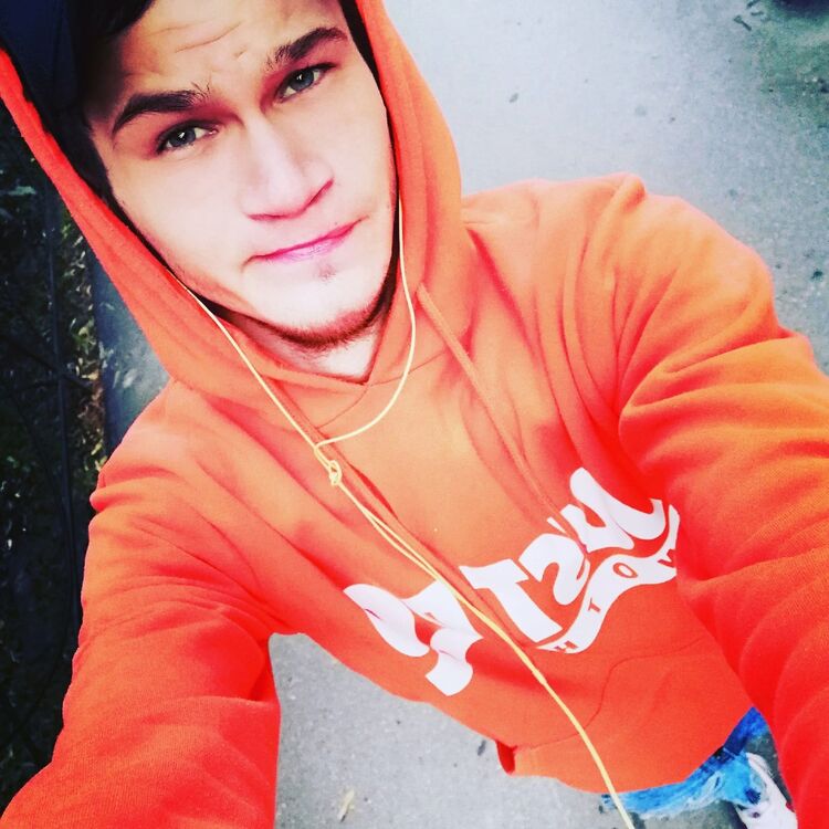  24150426  Andy, 22 ,    -