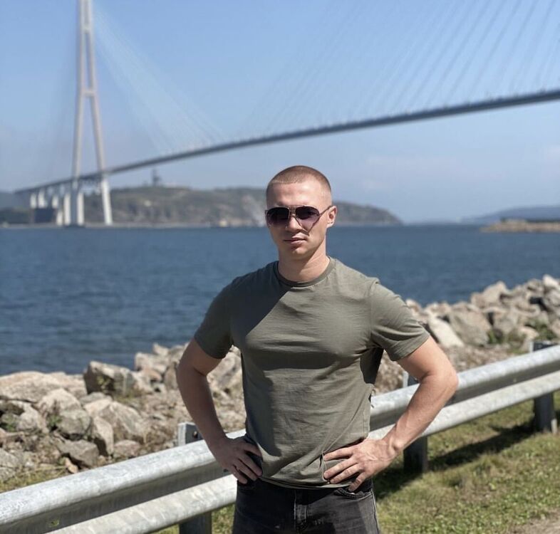  29778026  Vlad, 35 ,    