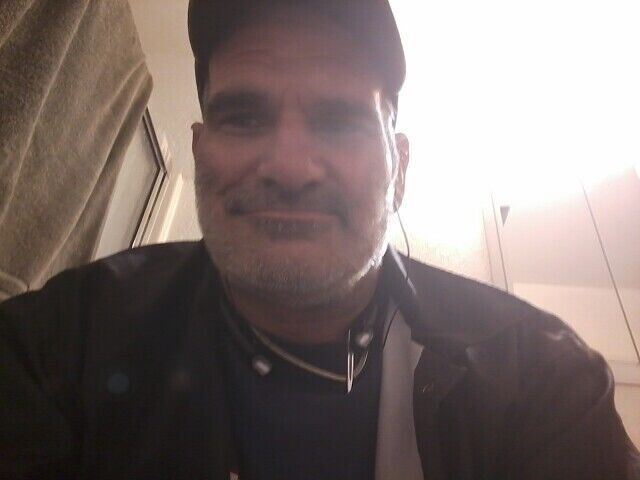  36991676  Victor, 54 ,    