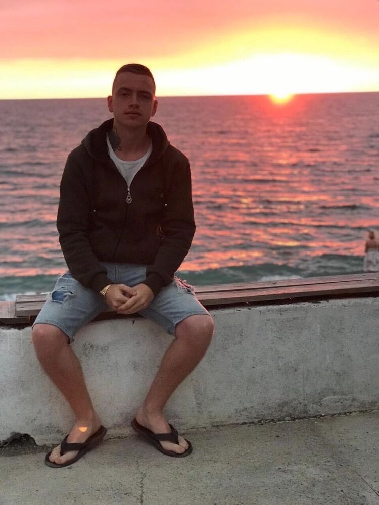  27446496  Misha, 24 ,    