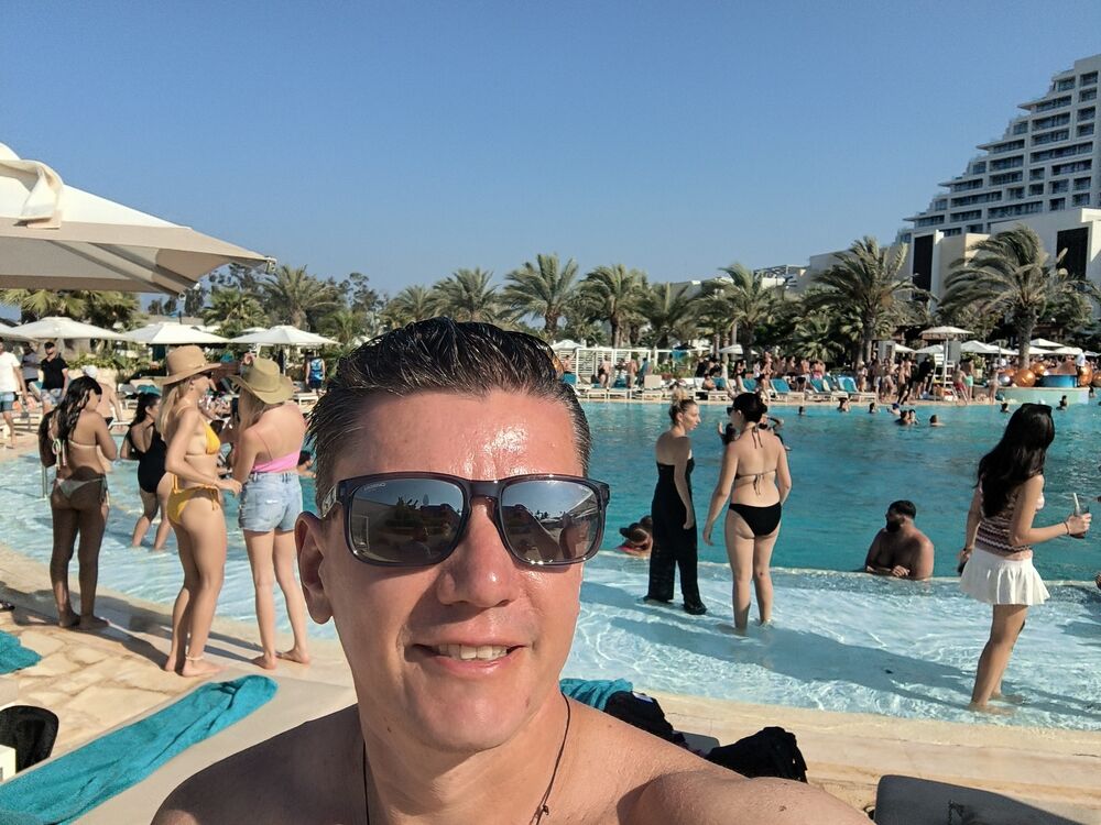  52273516  Konstantin, 42 ,    Limassol