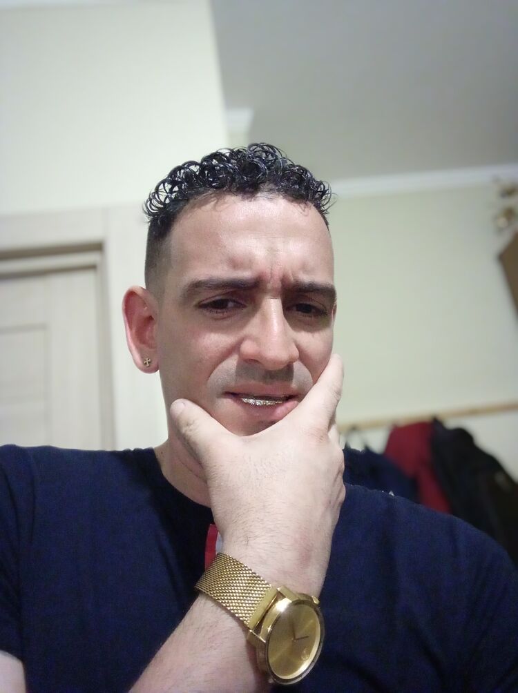  26879086  Carlos, 35 ,    