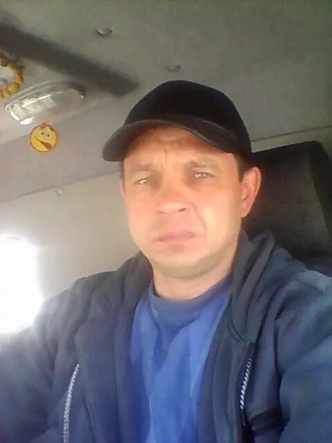  35050796  Oleg, 52 ,    