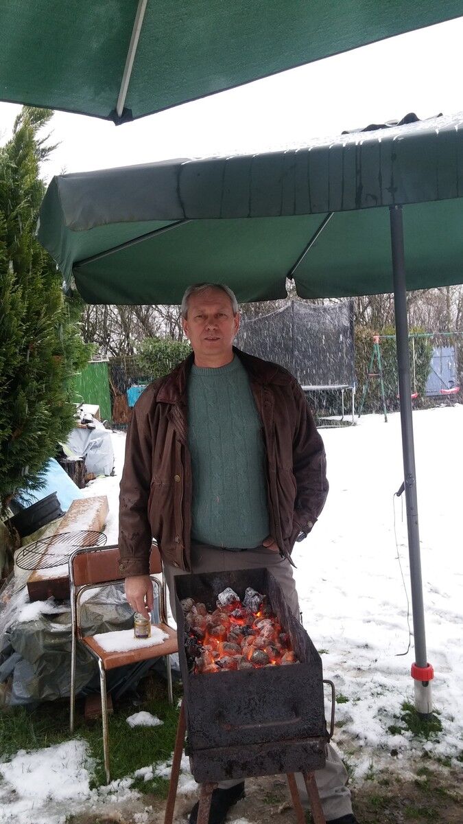  ,   Viktor, 61 ,   