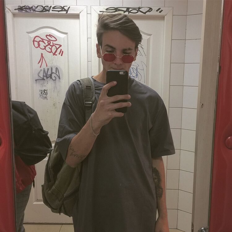  38047506  , 23 ,    -