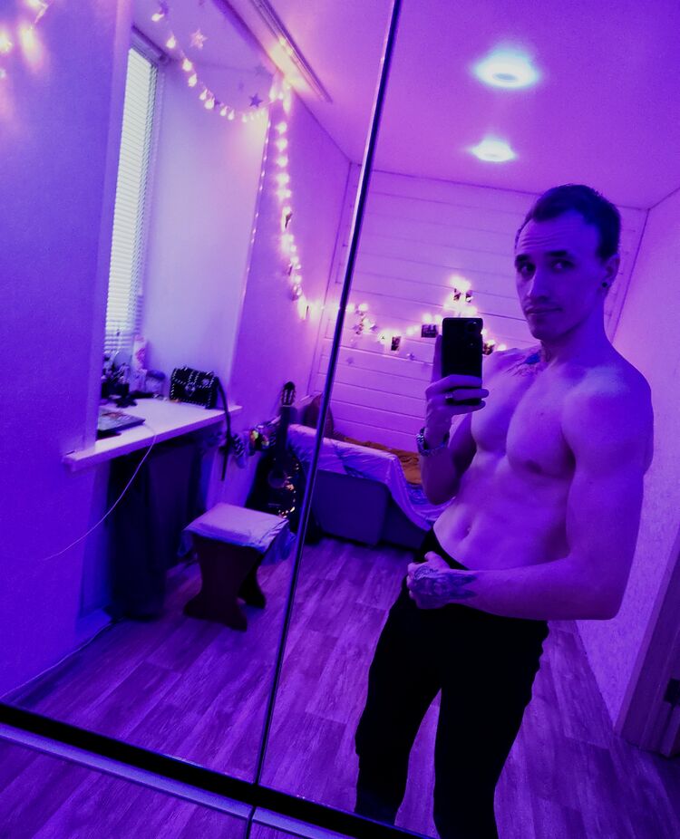  26728306  Artur, 28 ,    