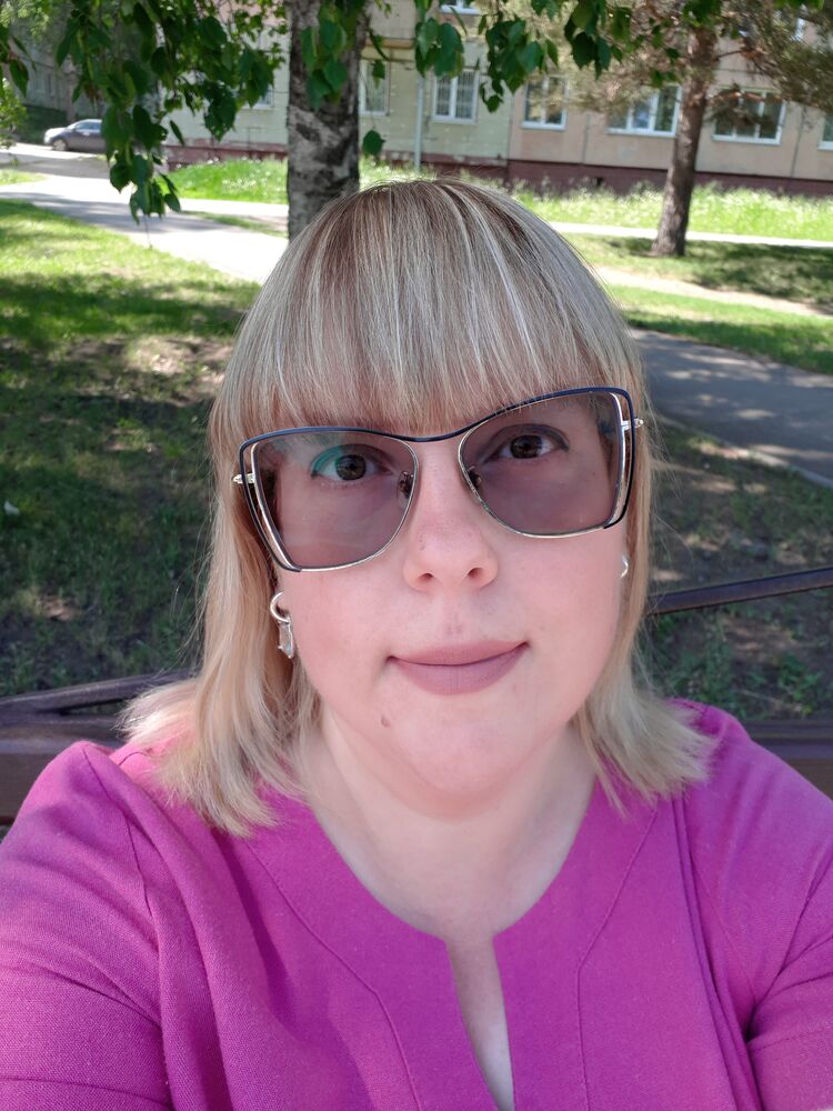  ,   Kira, 41 ,   c 