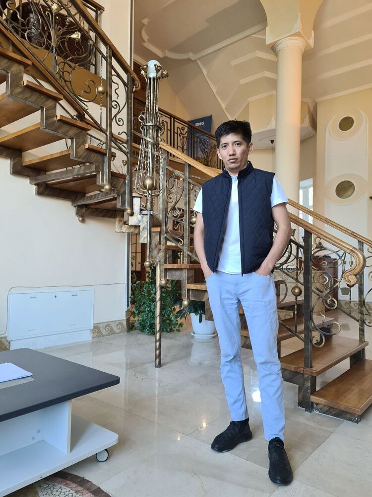  22912396  Nurzhan, 27 ,    