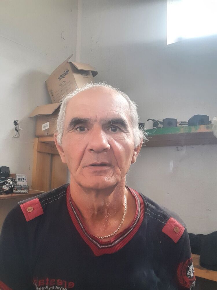  23607976  , 70 ,    