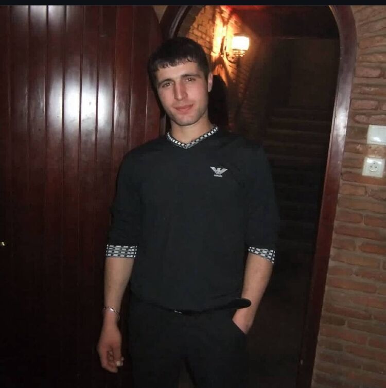  ,   Sarkis, 35 ,   ,   