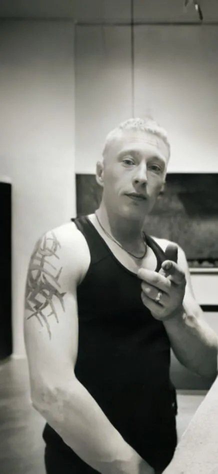  53496246  , 33 ,    -