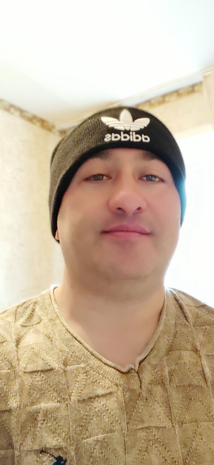 ,   Ruslan, 39 ,   ,   
