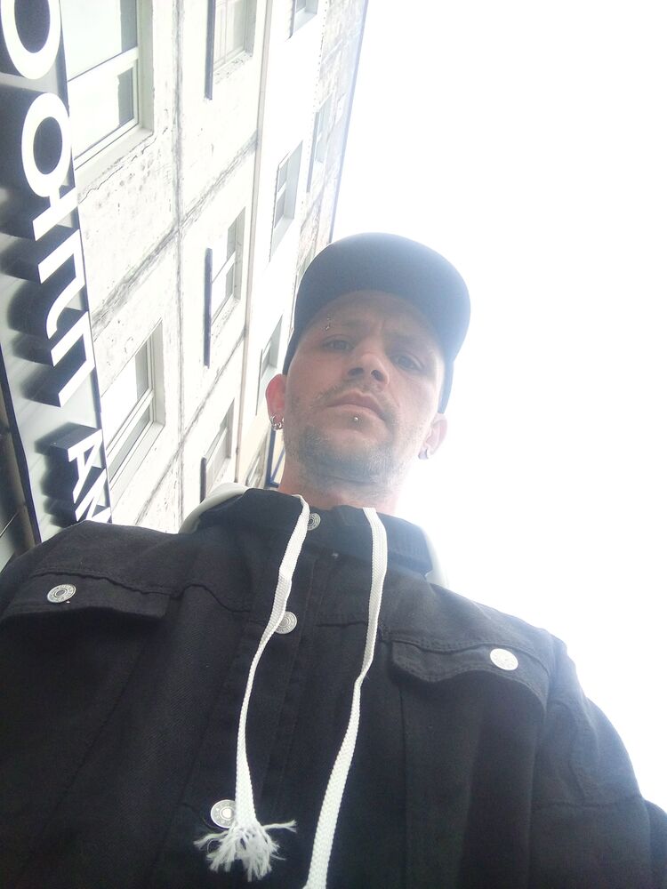  53873096  , 37 ,    -