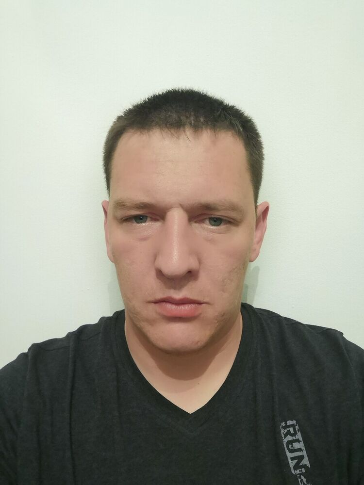  20013586  Ivan, 37 ,    