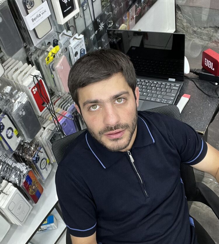  ,   Hovo, 29 ,   ,   