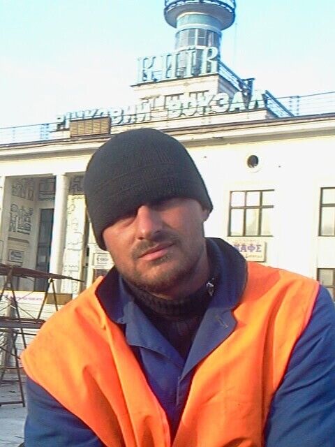  48404396  Alpiec, 44 ,    