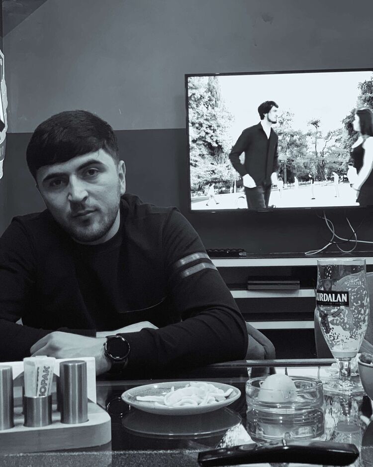  52088956  eyhun, 25 ,    