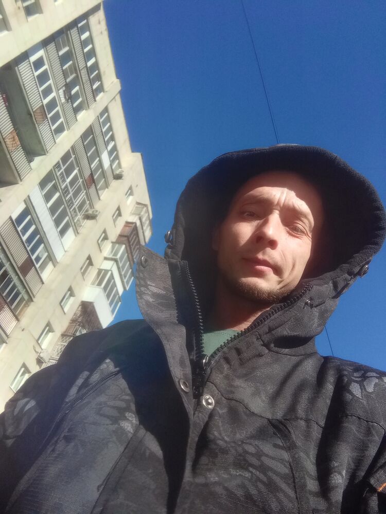  48111506  Garik, 28 ,    