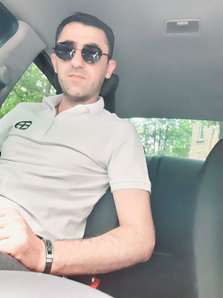  29489586  Artak, 39 ,    