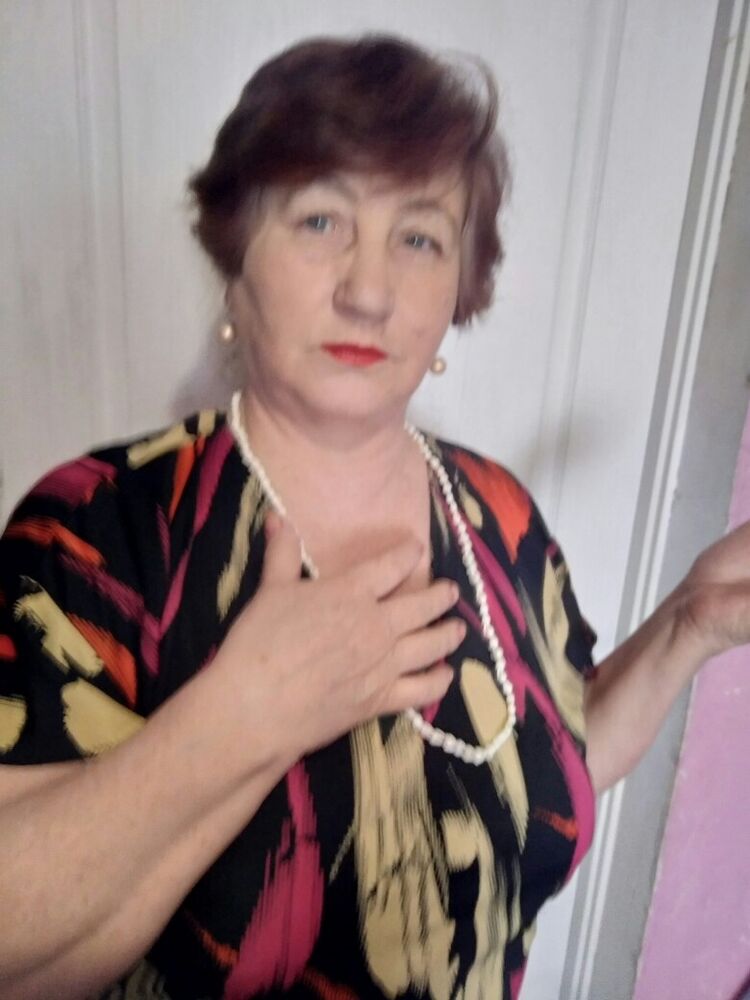  15423876  Lyudmila, 72 ,    