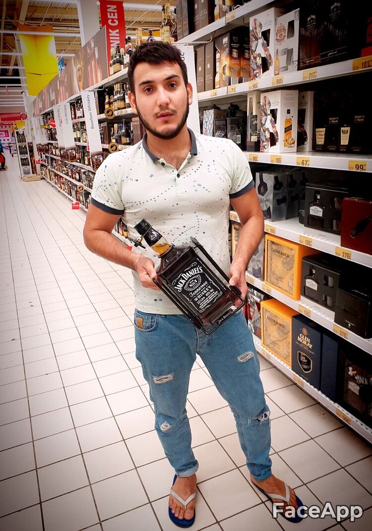  18611356  Murad, 28 ,    