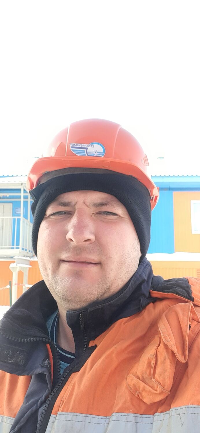  27194326  Mikhail, 33 ,    