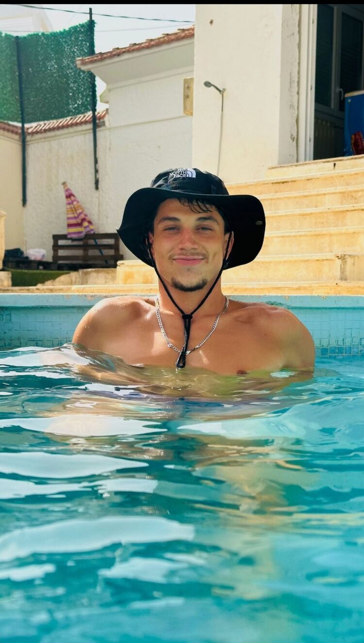 ���� 54759126 ����� Fouad, 24 ����, ���� ���������� � Frankfurt Am Main