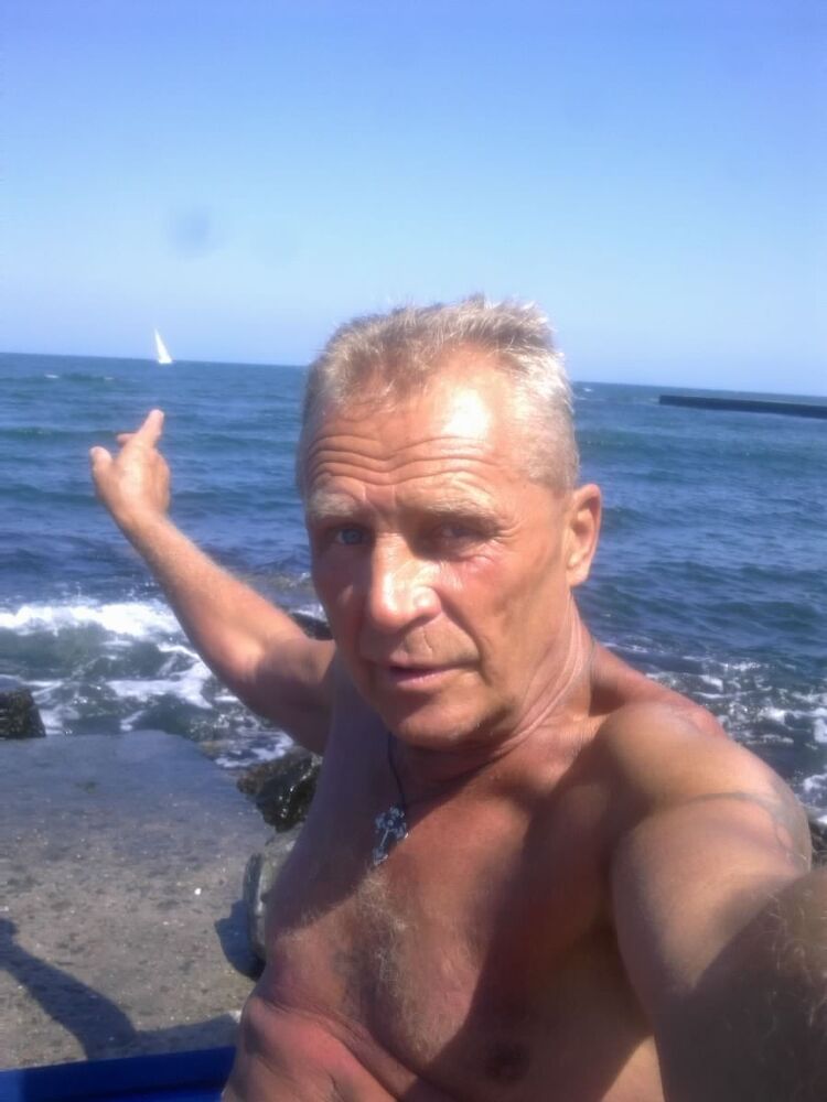  14071606  Evsei, 62 ,    