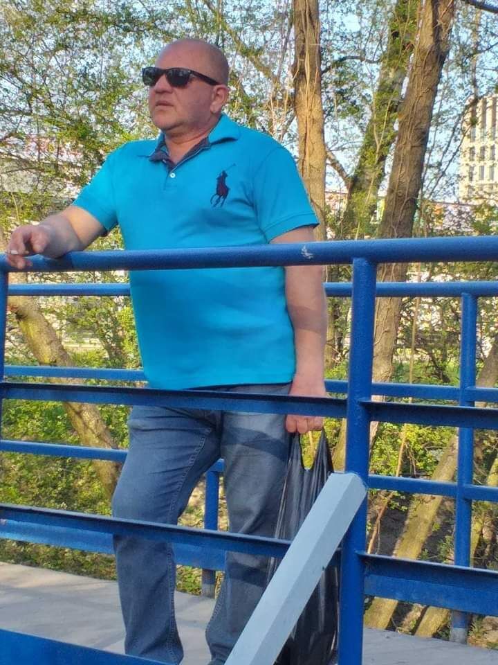 23953156  Valerii, 56 ,    