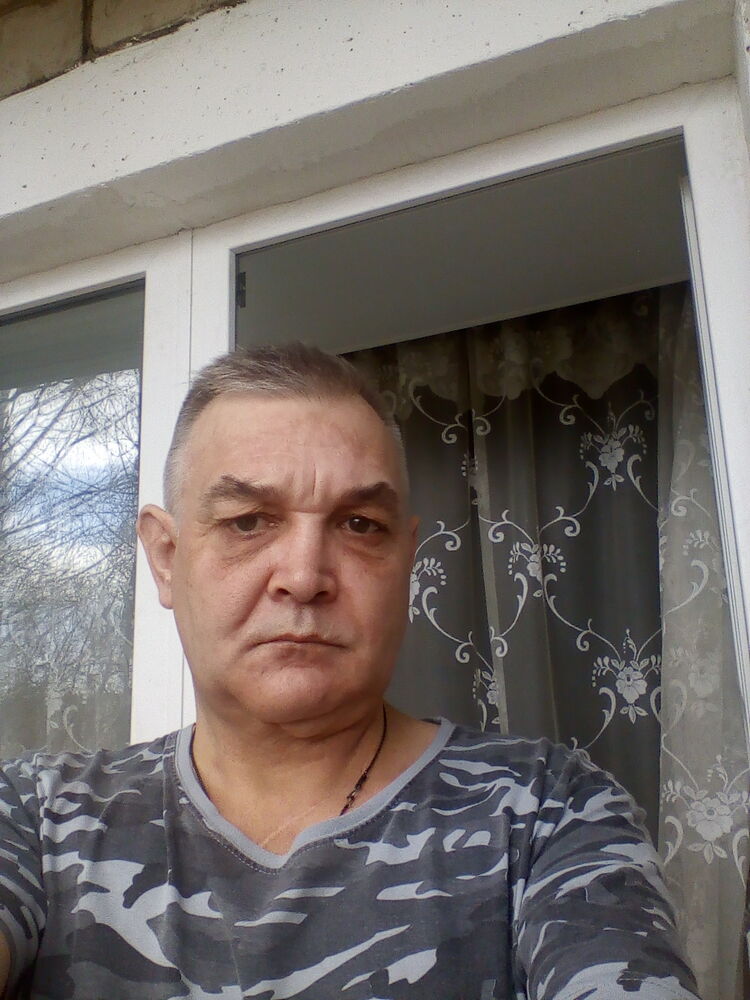  25887556  , 52 ,    