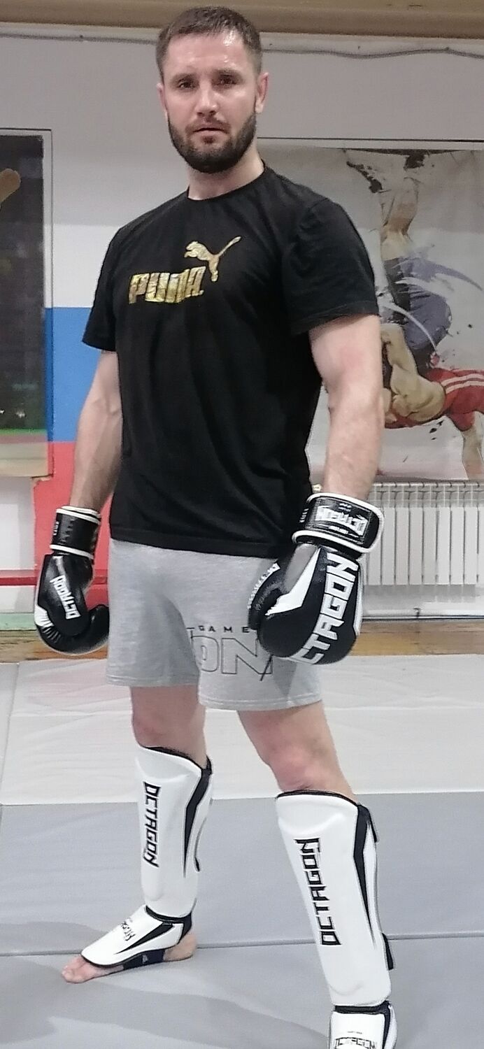  52900956  , 35 ,    --