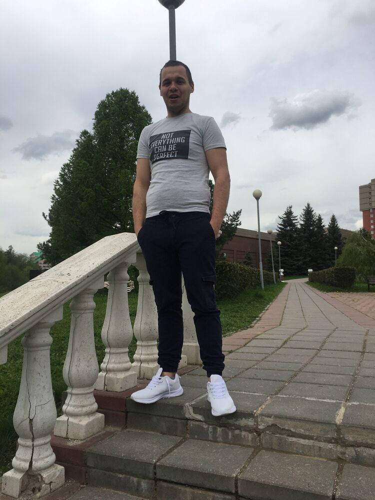  26218506  Vlad, 30 ,    