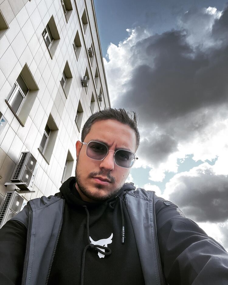  ,   Hussein, 25 ,   ,   