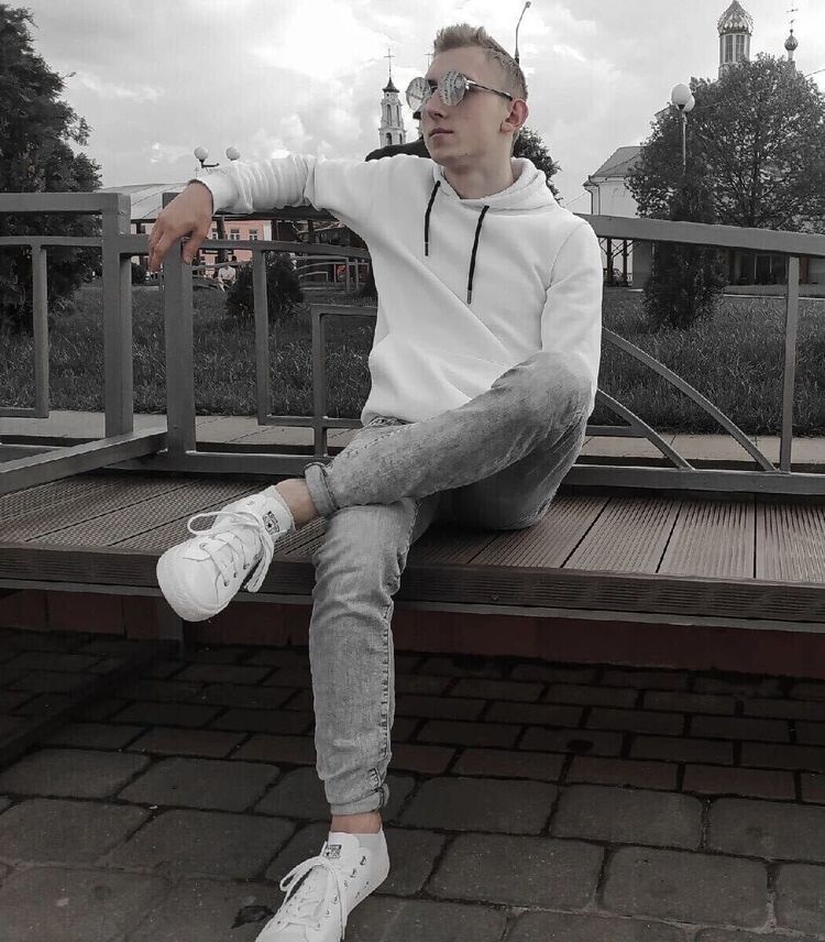  26520536  Denis, 25 ,    