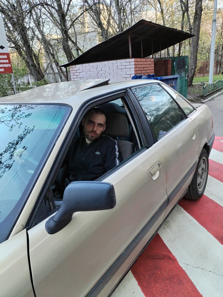  43375846  Ivan, 36 ,    