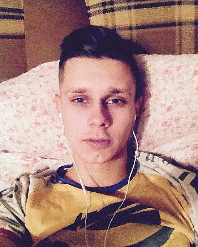  8850166  Andrey, 31 ,    