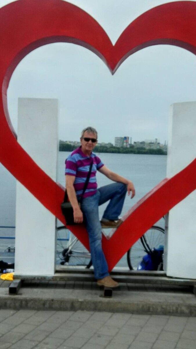  ,   Viktor, 69 ,   ,   , c 