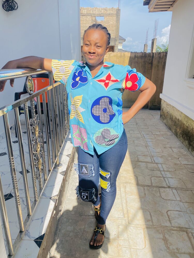  Lagos,   Esther, 30 ,   ,   