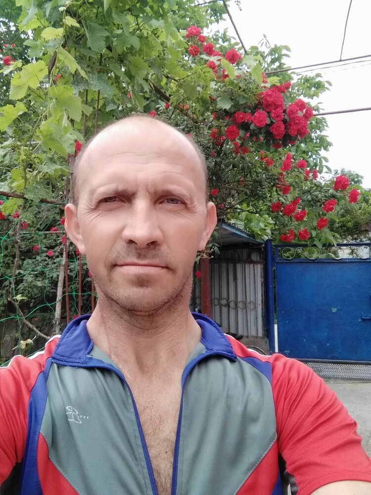 35206776  Alex, 47 ,    