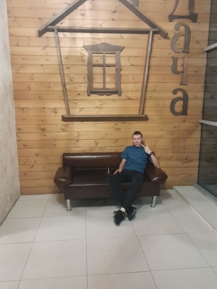  41440776  Anton, 25 ,    