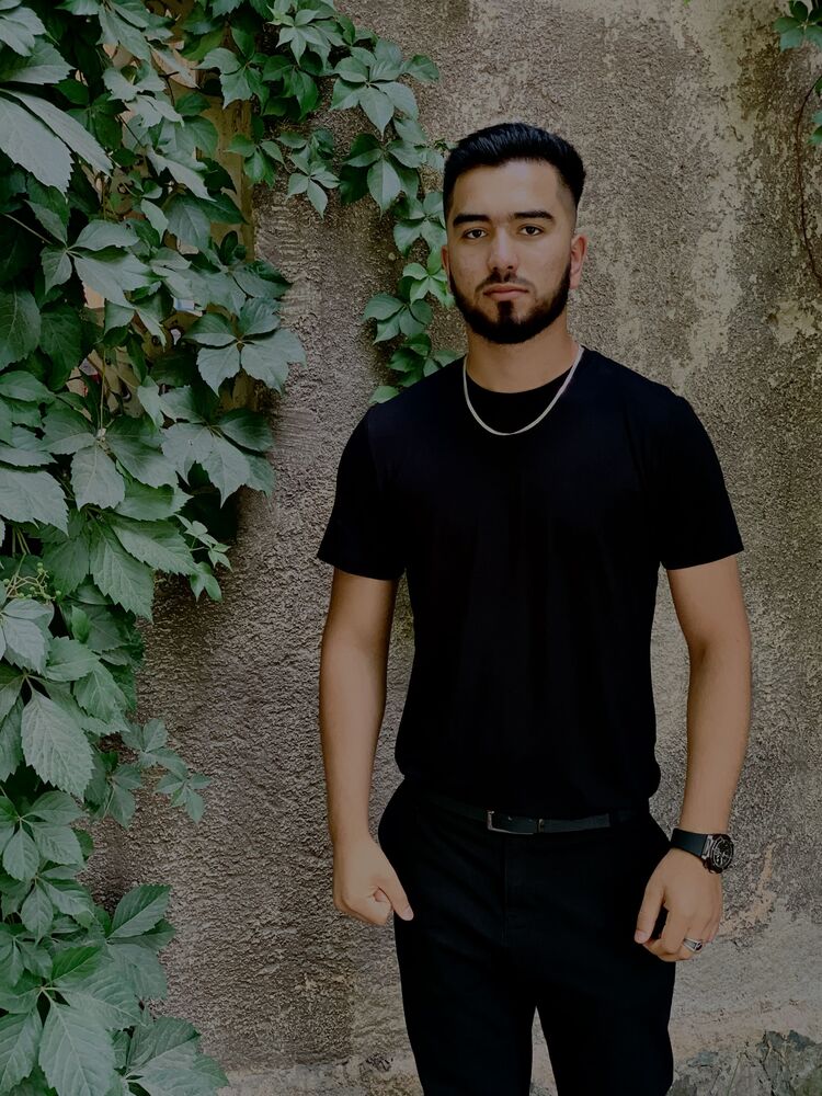  33109746  Diyor, 25 ,    