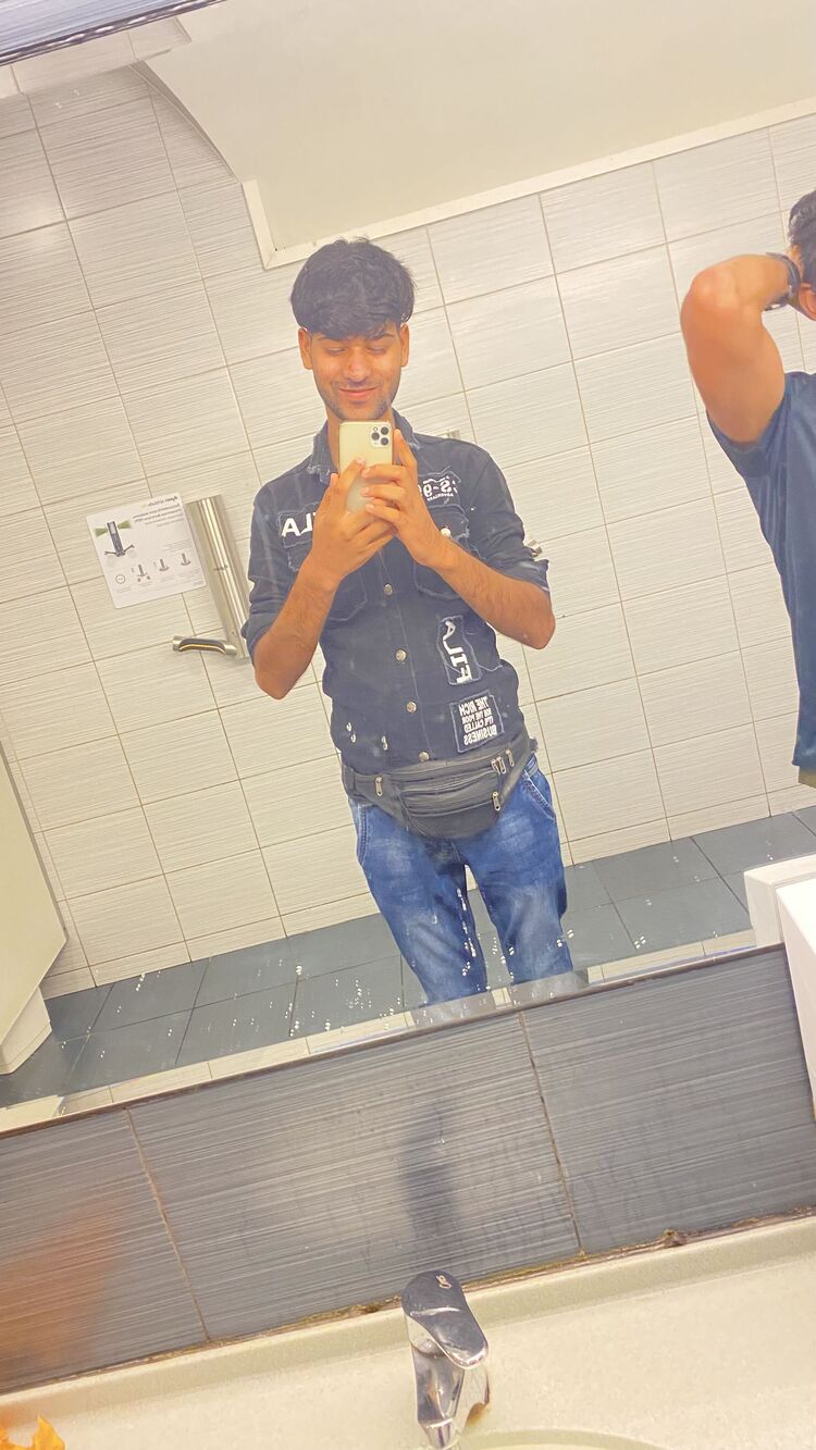  28820356  Arbaz, 24 ,    -