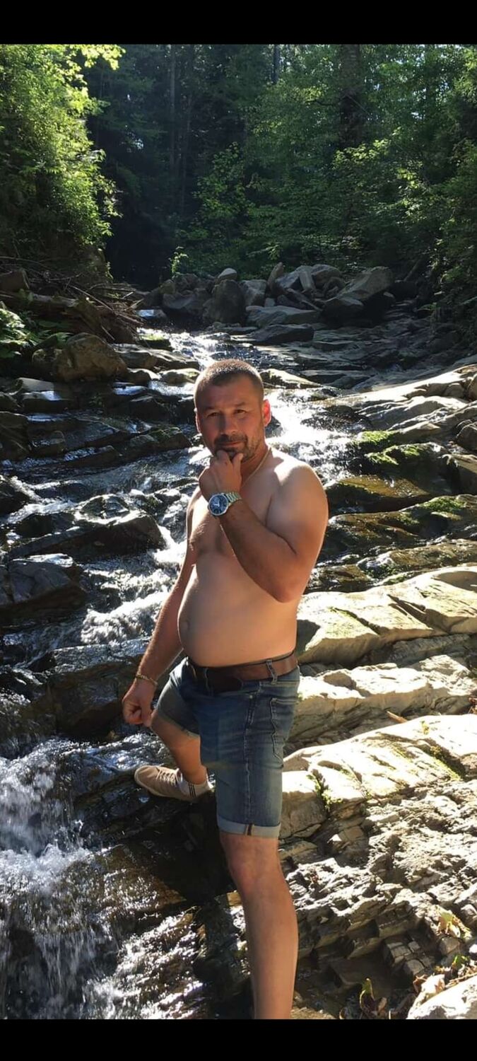  ,   Aleksandr, 41 ,   c 
