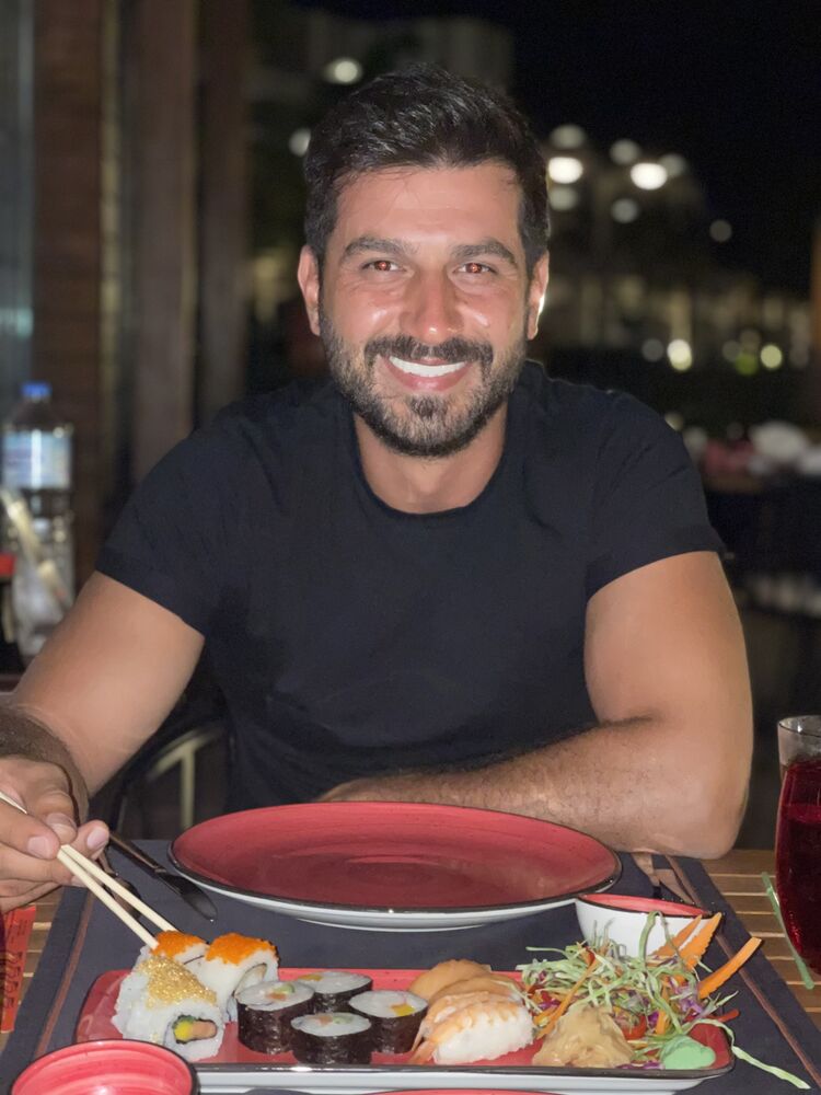  54066436  Samet, 39 ,    