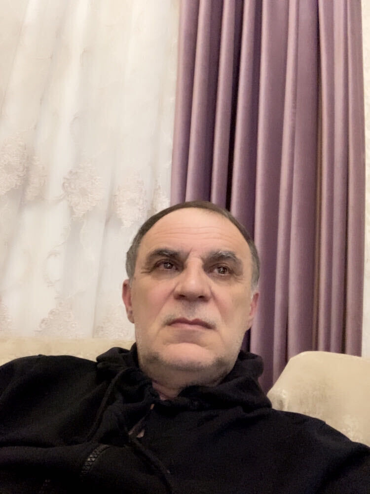  45085626  Hesenov, 64 ,    