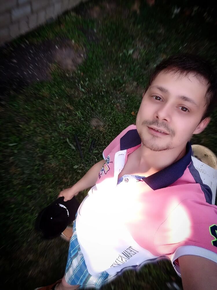  ,   Valen, 31 ,  
